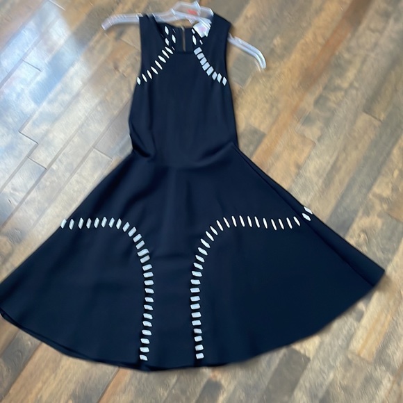Parker xs black and white dress - Picture 2 of 3